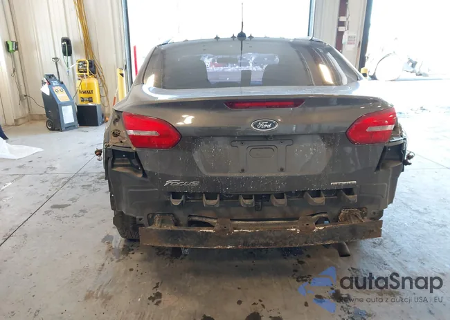 1FADP3E27GL202132: 44281372