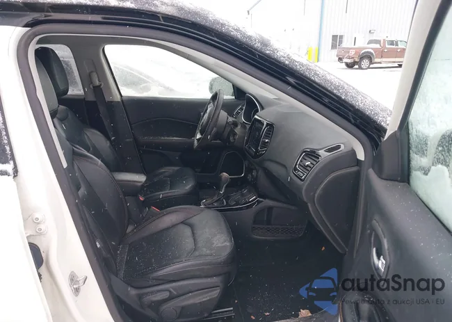 3C4NJDCB0KT666577: 44281566