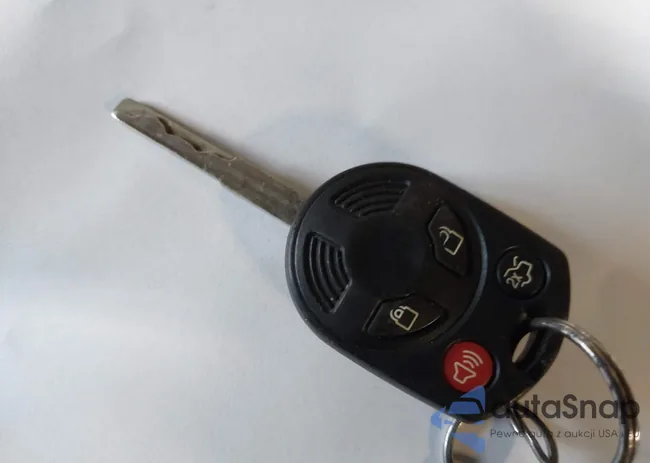 1FADP3F27JL221303: 44281601