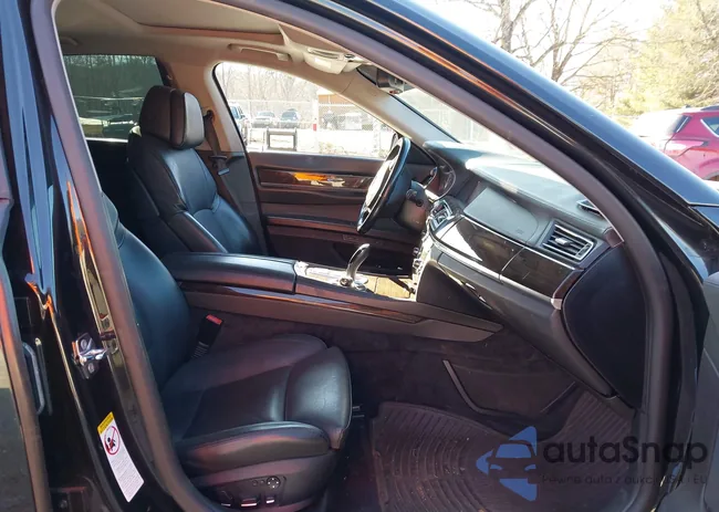 WBAKA83509CY33530: 44280747