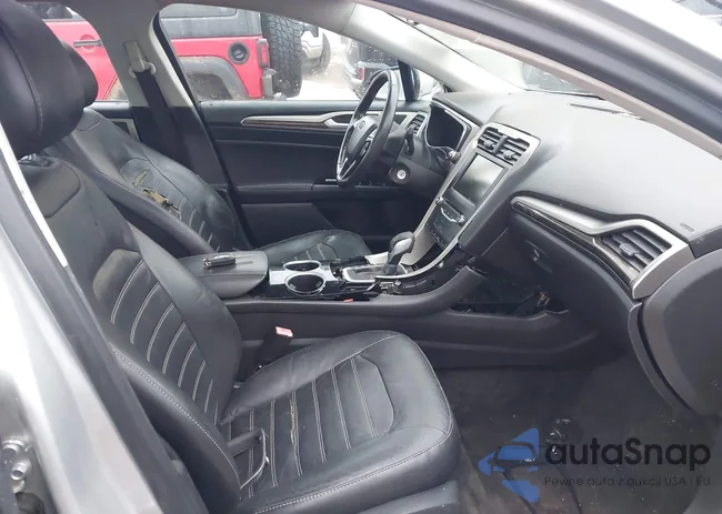 3FA6P0LU9DR153220: 44280846