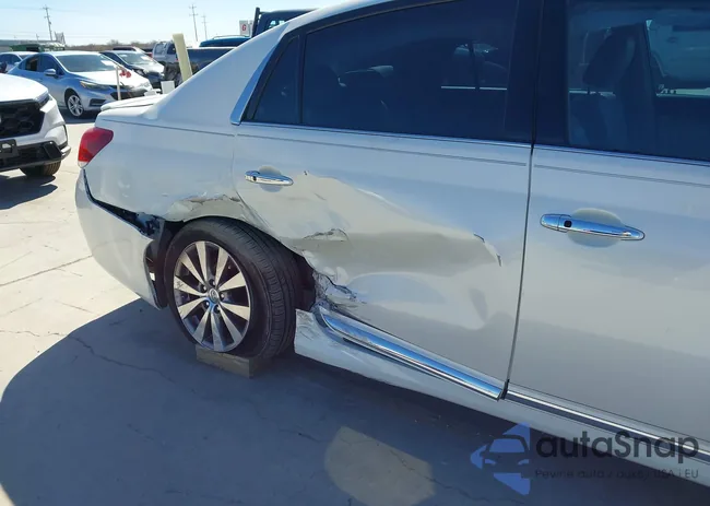 4T1BK3DB8BU404087: 44280859