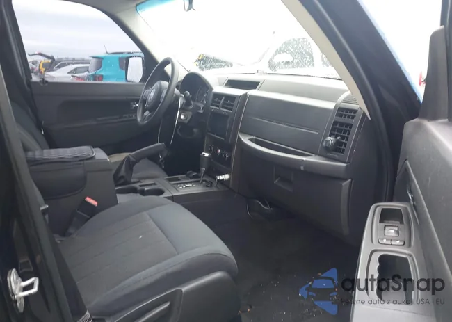 1C4PJMAK2CW163611: 44282165