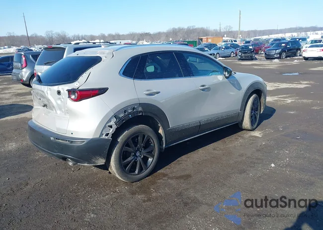 3MVDMBEYXPM541465: 44282251