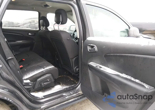 3C4PDCBG0HT510216: 44282431