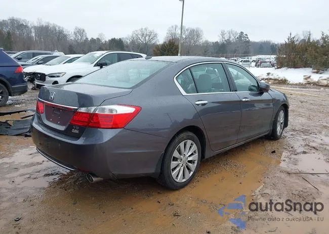 1HGCR3F88FA011558: 44282577