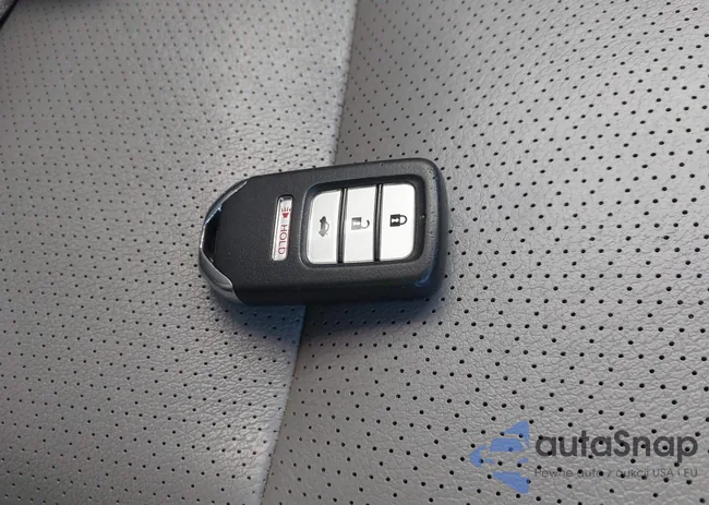 1HGCR3F88FA011558: 44282577