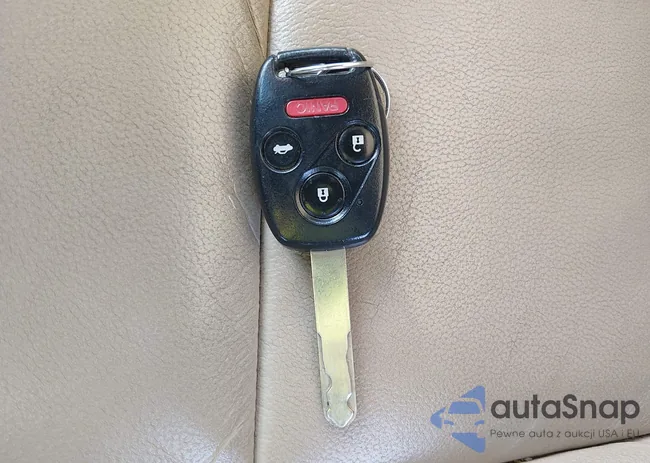 1HGCP3F87CA034007: 44281909