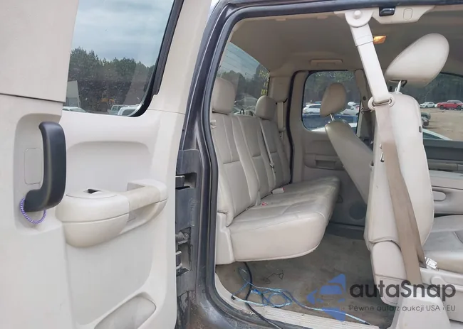 1GTSKVE38AZ294439: 44283148