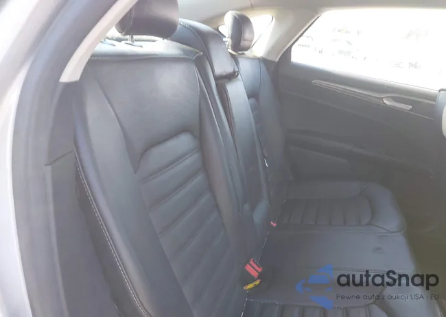 3FA6P0LU6HR164147: 44283194