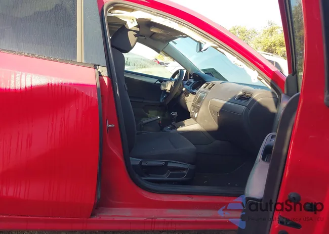 3VWD17AJ4FM285657: 44283285