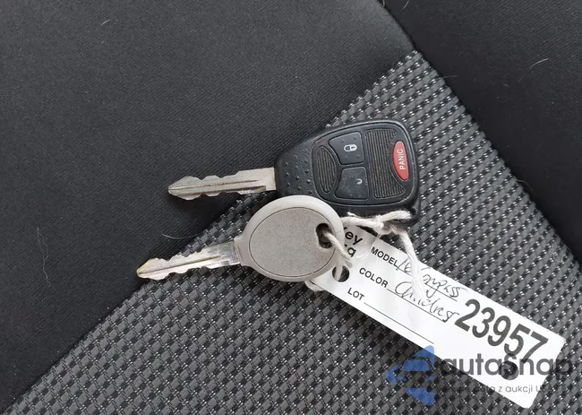 1C4NJDBB2GD733209: 44283437