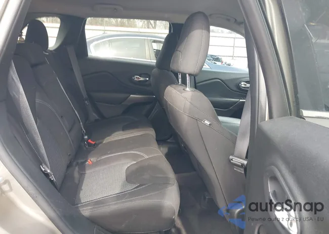 1C4PJLCB7KD221441: 44283621