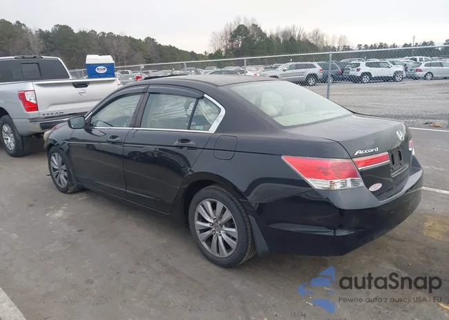 1HGCP2F76BA035973: 44282736