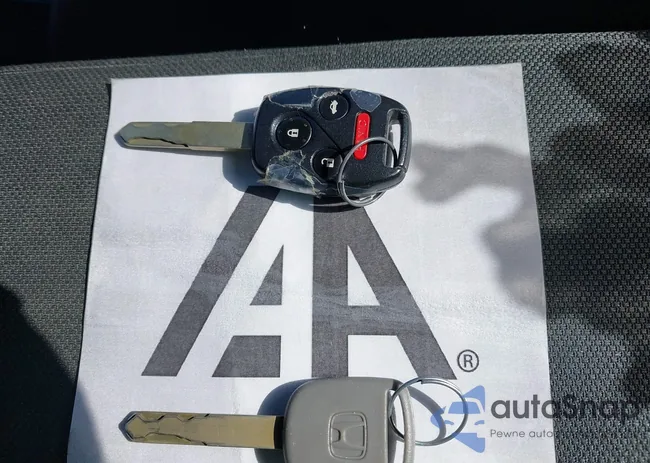 1HGCP2F76BA035973: 44282736