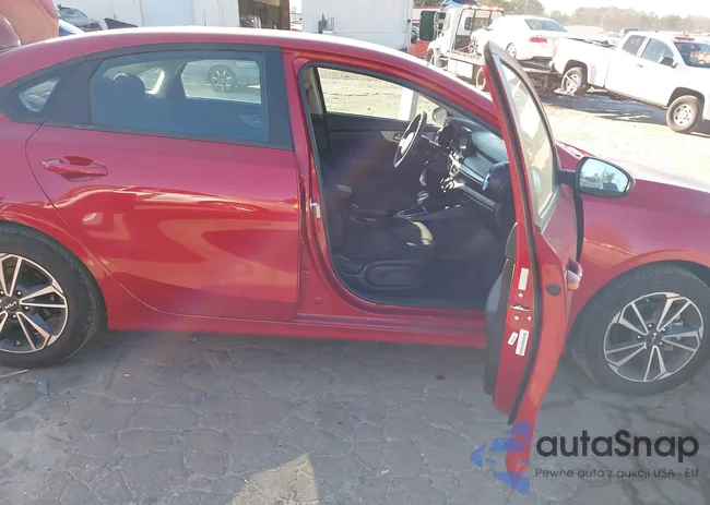 3KPF24AD5RE704535: 44282850