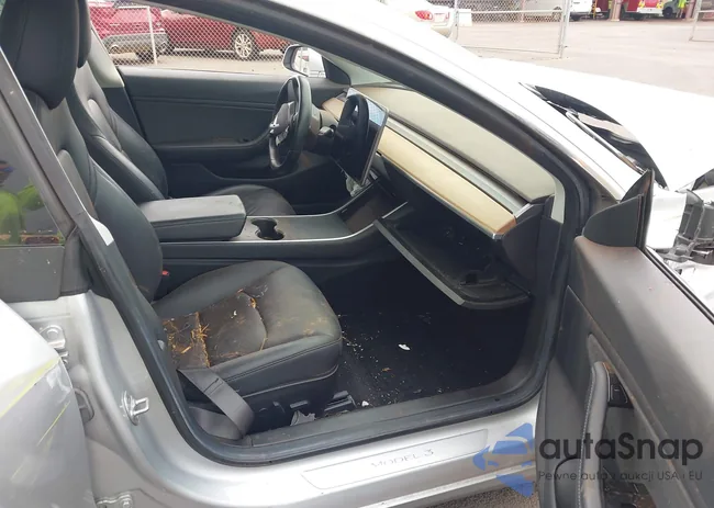 5YJ3E1EB2JF054921: 44282864