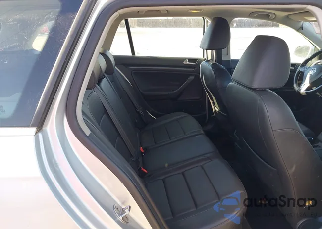 3VWTL7AJ4AM616400: 44282870