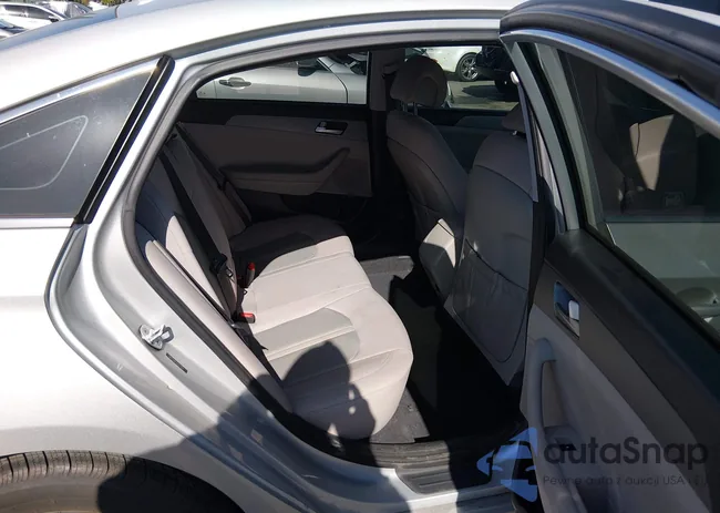 5NPE24AF9HH575111: 44284067