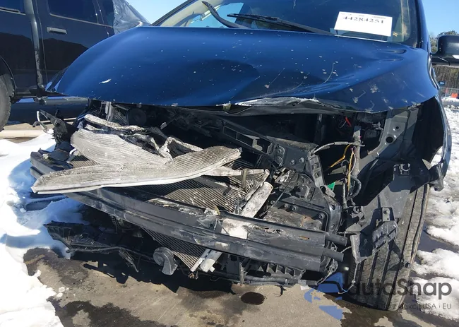 KNDME5C15G6175212: 44284251