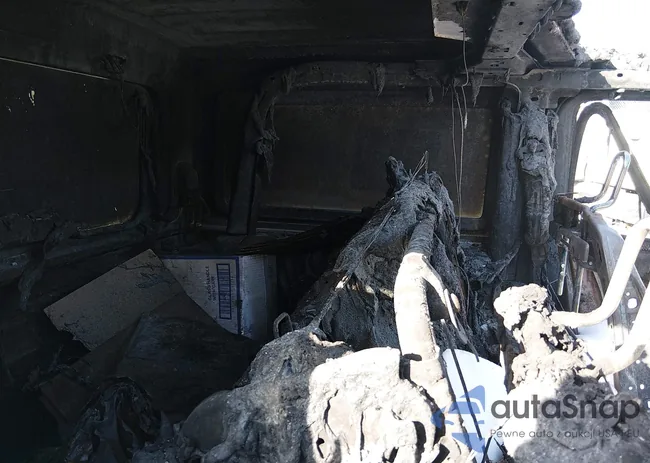 1C4HJXCN6KW690210: 44284361