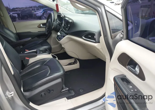 2C4RC1EG7HR506355: 44284413