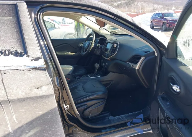 1C4PJMDB8HW543877: 44283711