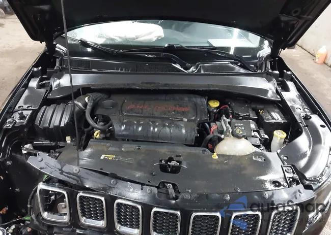 3C4NJDBB0JT178696: 44283750