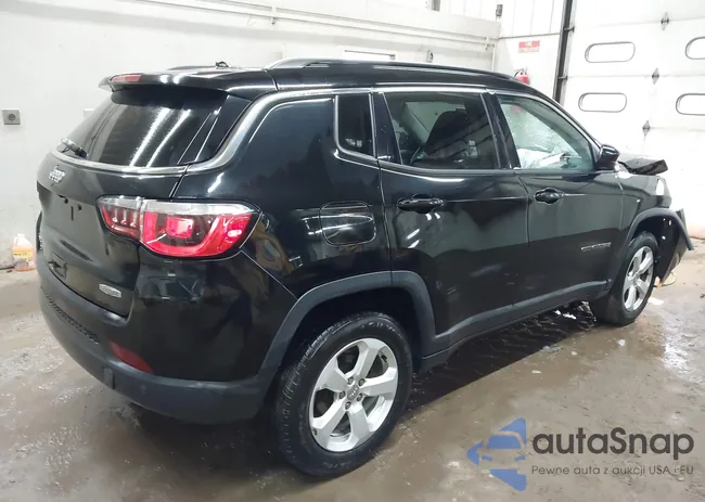 3C4NJDBB0JT178696: 44283750