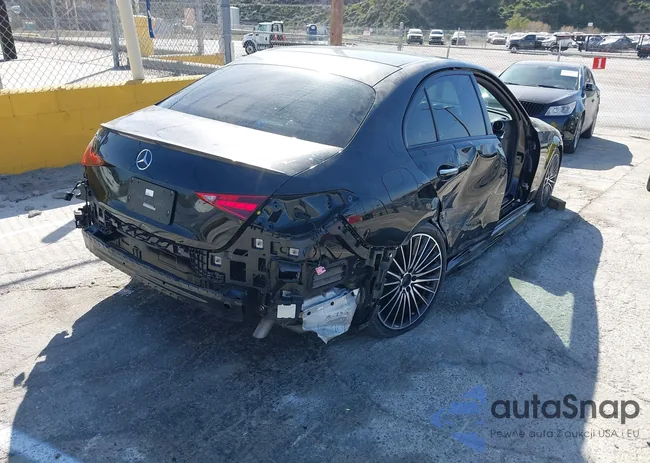 W1KAF4GB8RR215030: 44283997