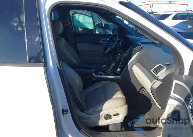 1FMHK7D83BGA73259: 44284042