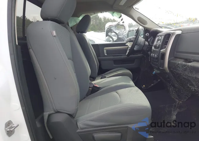 3C6JR6EP3DG524383: 44284058