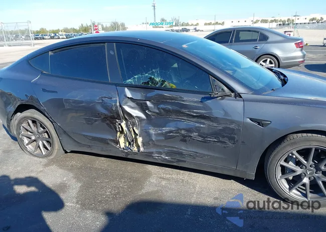 5YJ3E1EB9PF636796: 44285323