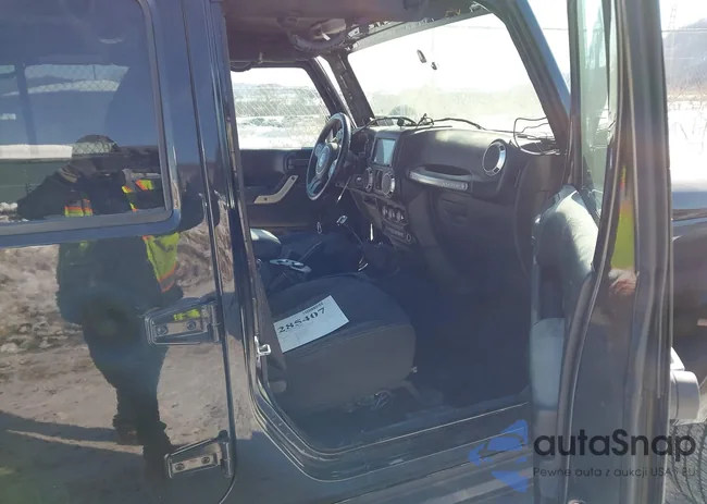 1C4BJWEG9GL344210: 44285407