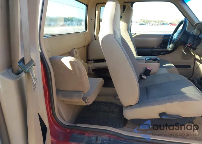 1FTYR44U52PA89569: 44285473