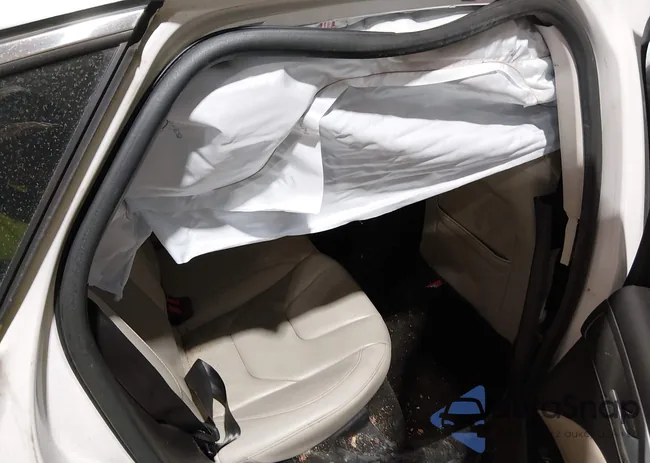 3FA6P0K99GR256140: 44285568