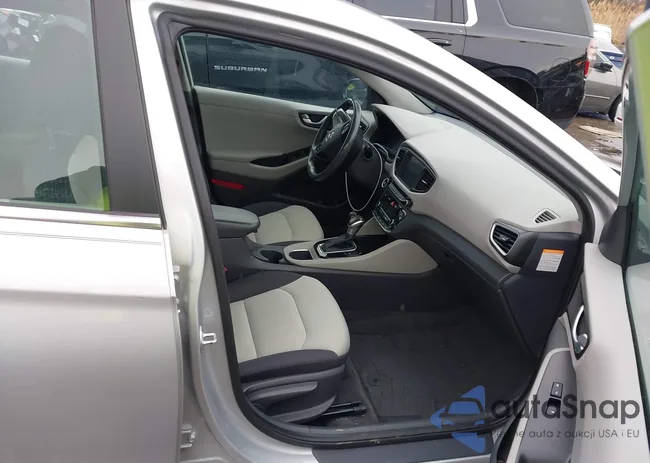 KMHC75LC4HU047902: 44285600