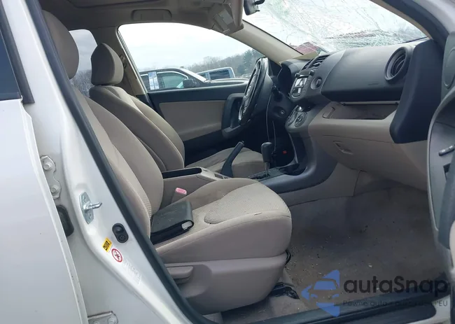 JTMBD31V385187922: 44284821