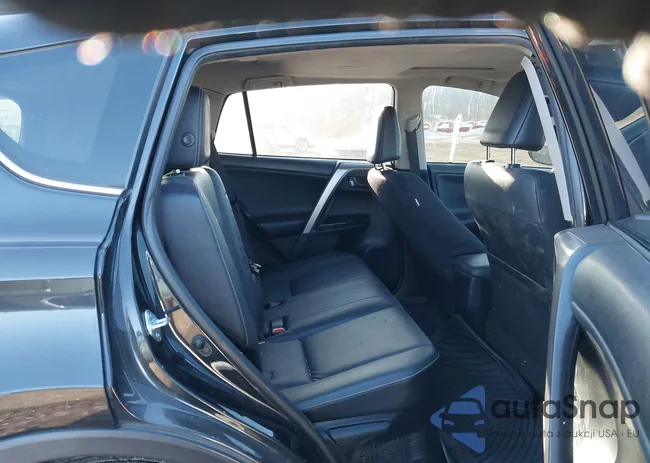 JTMDJREV0GD008108: 44284822