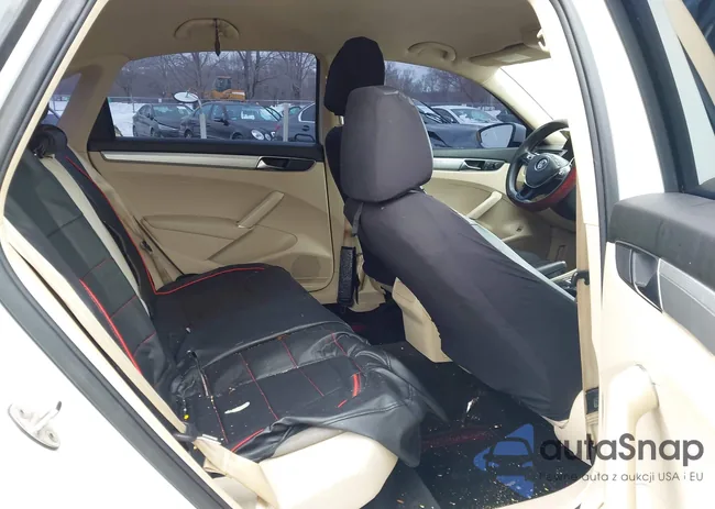 1VWAA7A30JC016909: 44284878