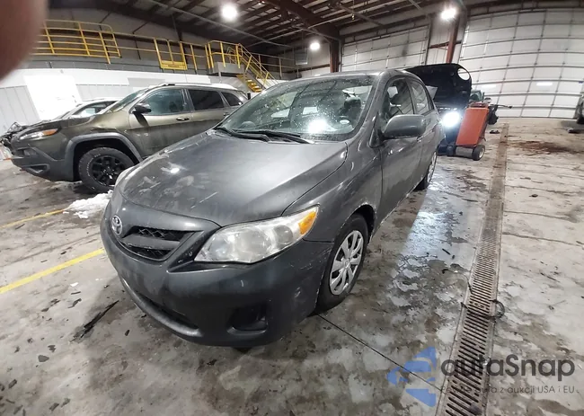 2T1BU4EE3BC570043: 44284965