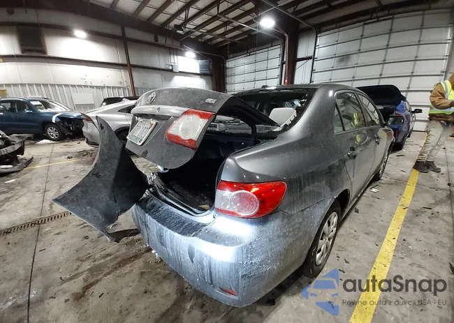 2T1BU4EE3BC570043: 44284965