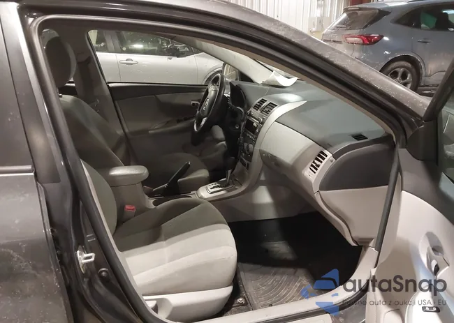 2T1BU4EE3BC570043: 44284965