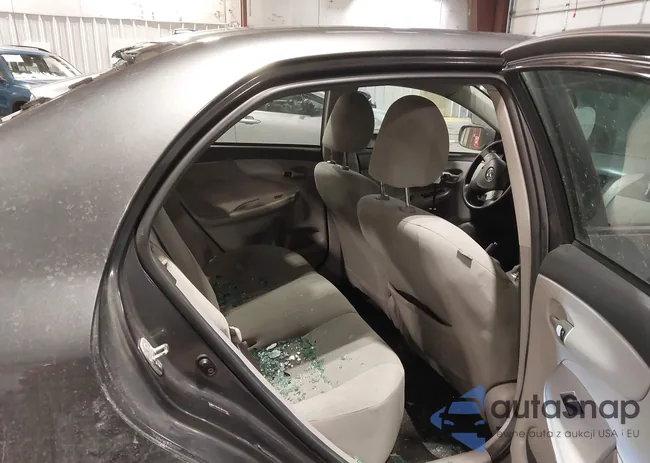 2T1BU4EE3BC570043: 44284965