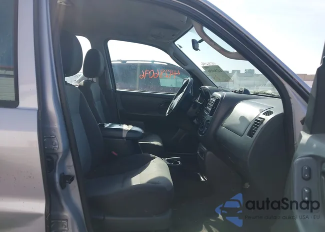 1FMYU02184KB51848: 44286096