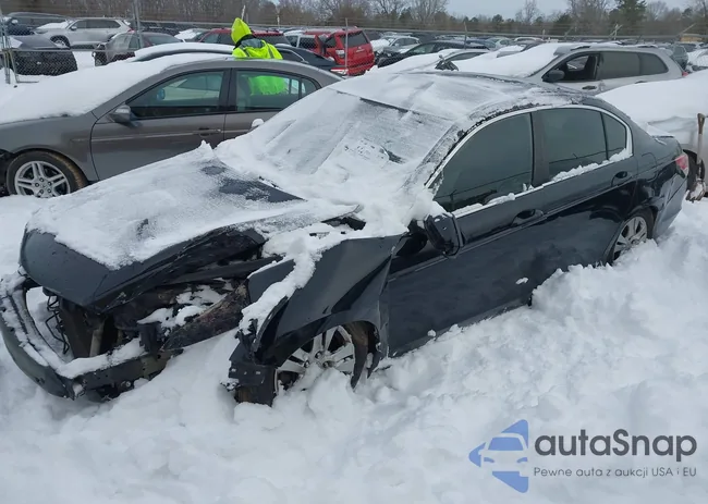 1HGCP2F42AA052676: 44286332