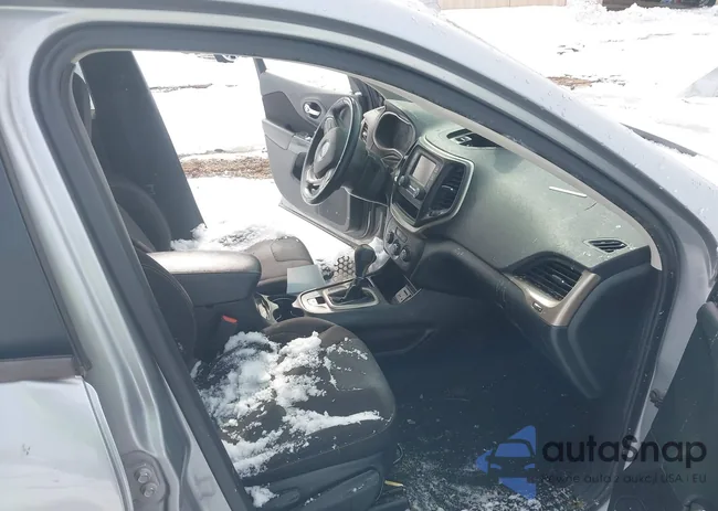 1C4PJLAB1FW637403: 44286421