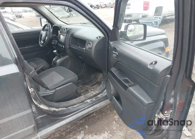 1C4NJRBB1GD520183: 44286486