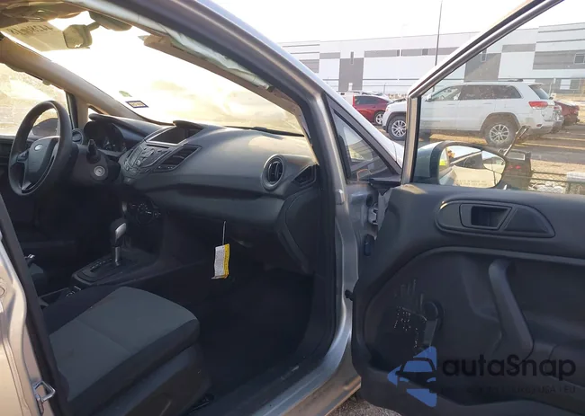 3FADP4AJ9JM121643: 44286618