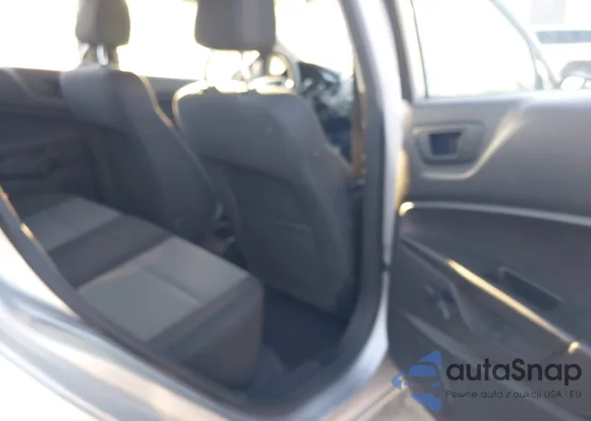 3FADP4AJ9JM121643: 44286618